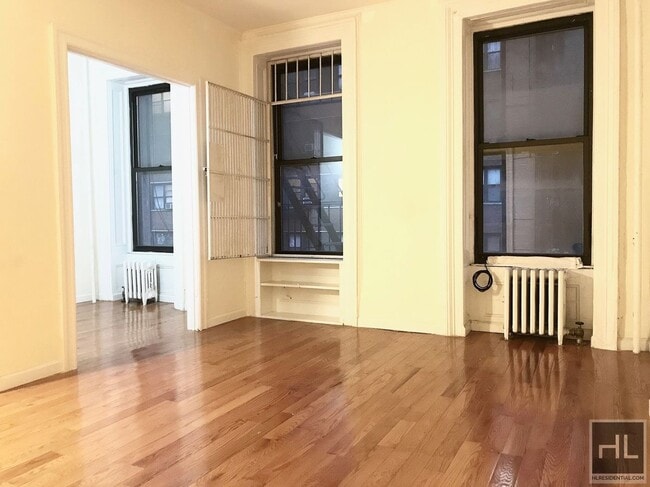 Building Photo - 159 E 55th St