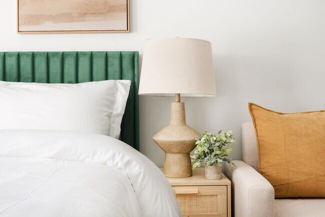 Building Photo - 234 W 73rd St