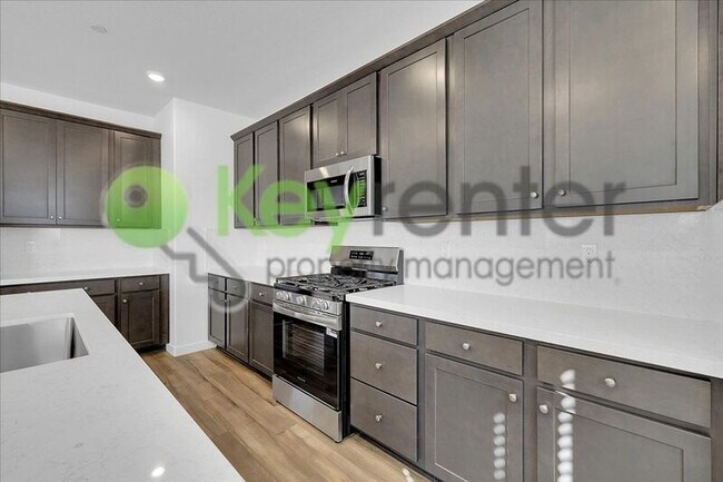 Building Photo - 2061 Hesperian Dr