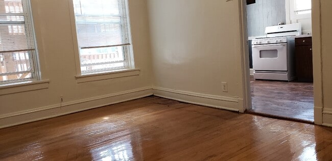 Building Photo - 3516 N Broadway