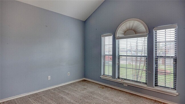 Building Photo - 2542 Windrose Dr