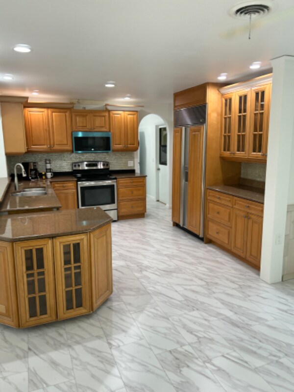 Building Photo - 1313 Mango Ave