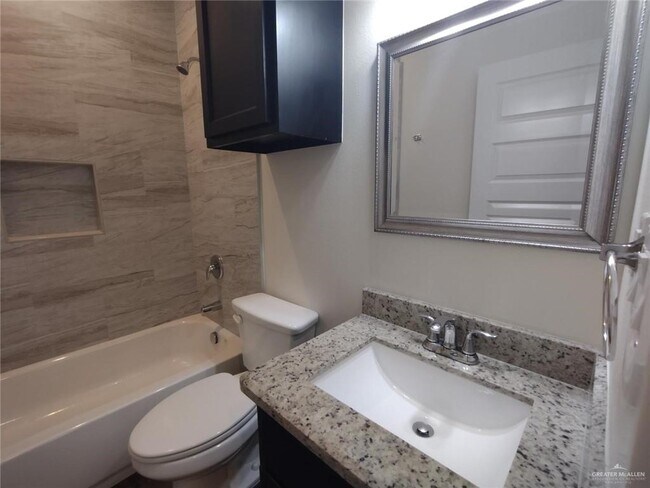 Building Photo - 16 Downing Ave