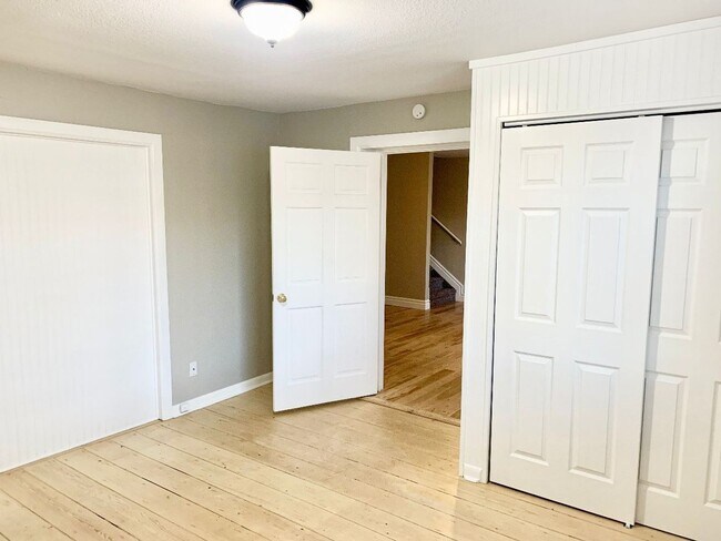 Building Photo - Spacious 4-Bedroom Home in Berkeley – Grea...
