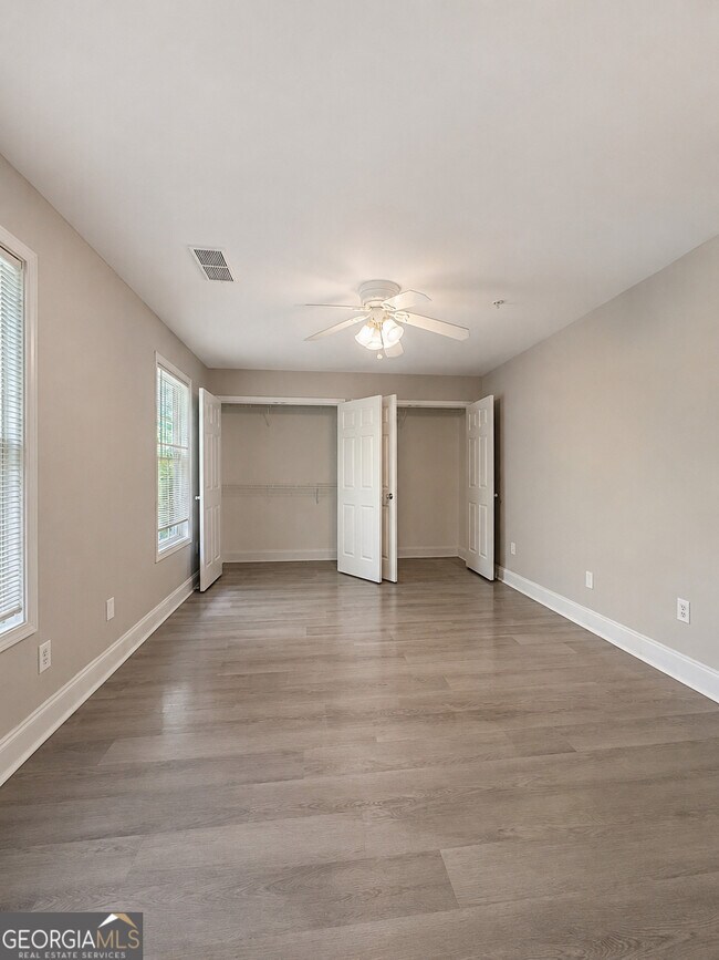 Building Photo - 1240 Pinedale Cir NW
