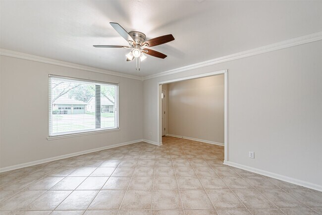 Building Photo - 124 Dogwood St