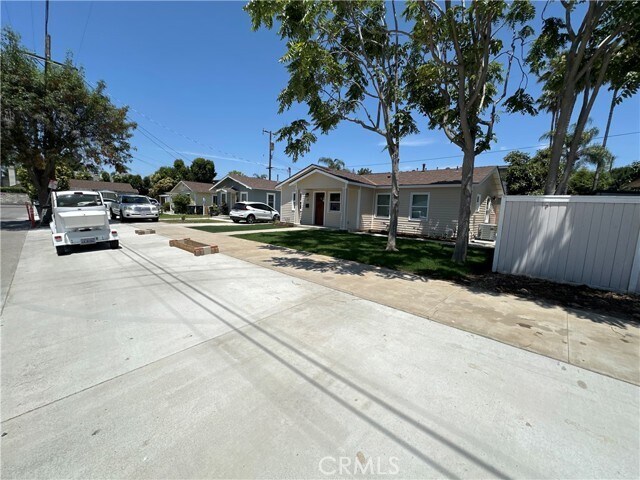 Building Photo - 211 N Parker St