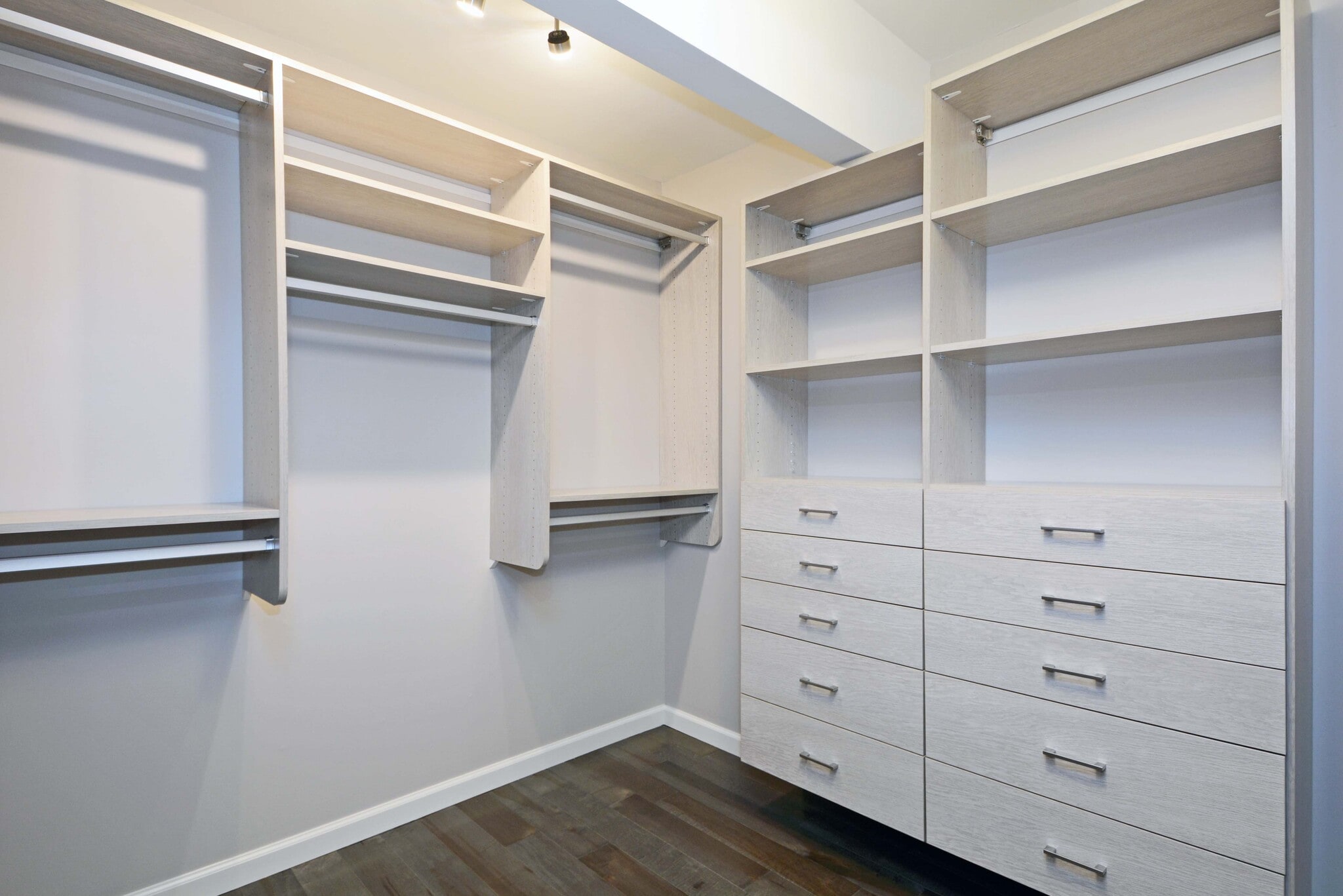 Primary Walk-in Closet - 5536 Village Dr