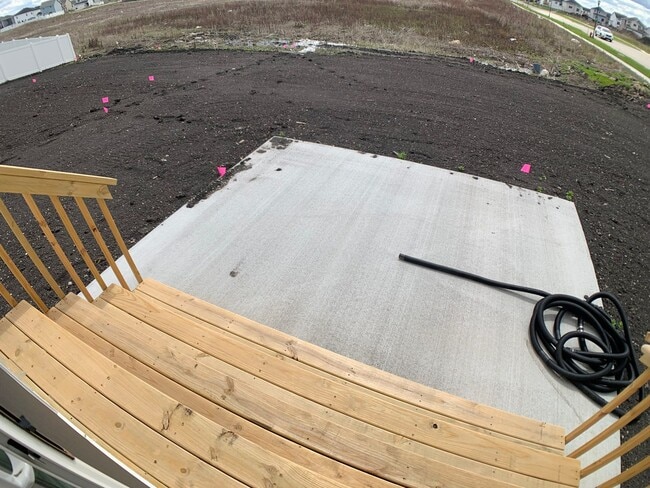 Building Photo - 3 Bed 2.5 Bath Single Family Home