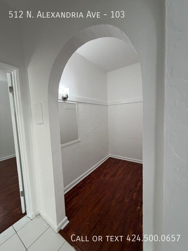 Building Photo - 512 Alexandria Ave