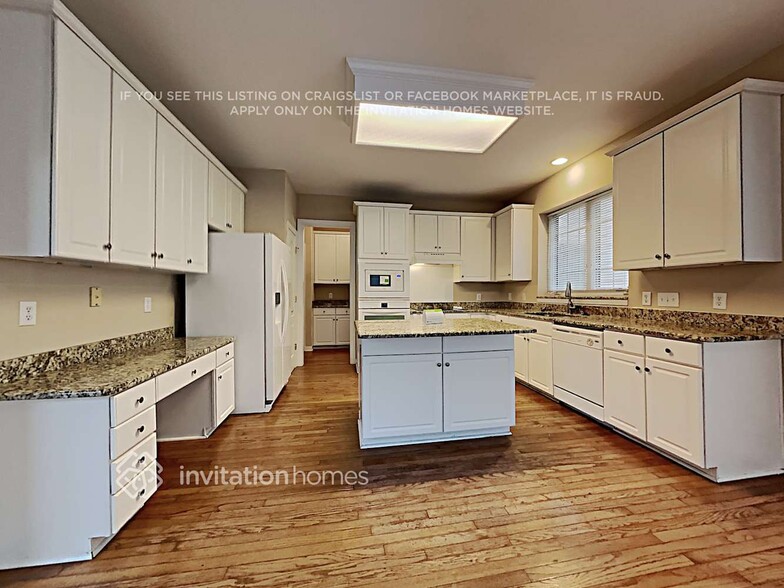 Building Photo - 8227 Beardsley Dr