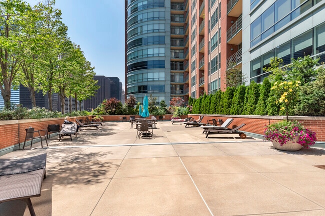 Building Photo - 415 E North Water St