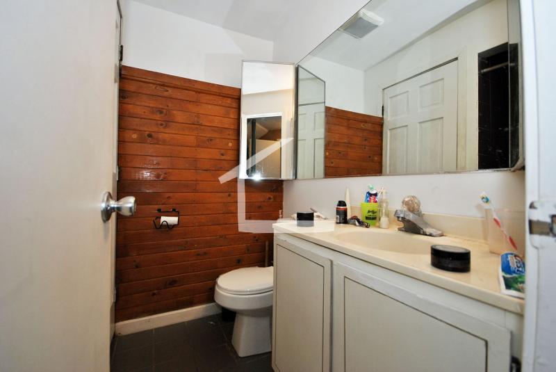 Building Photo - 127 Glenville Ave