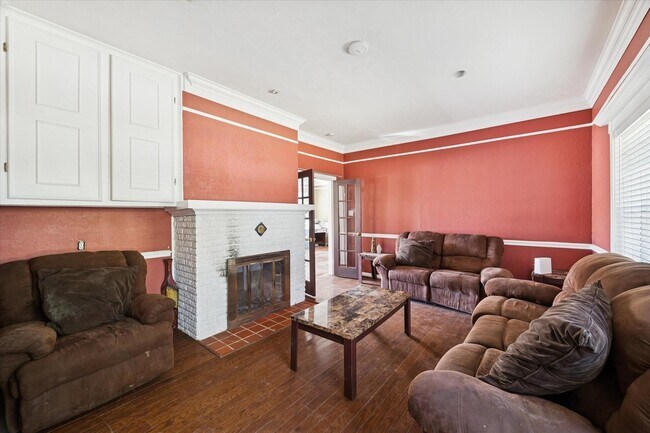 Building Photo - 1450 Mesquite St