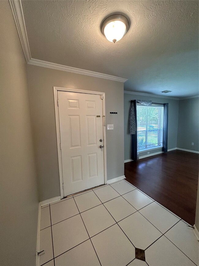 Building Photo - 5415 W Harrow Dr