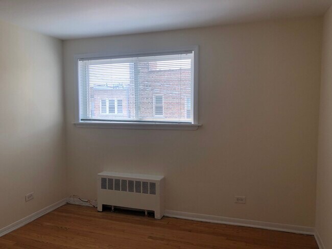 Building Photo - 6130 N Seeley Ave