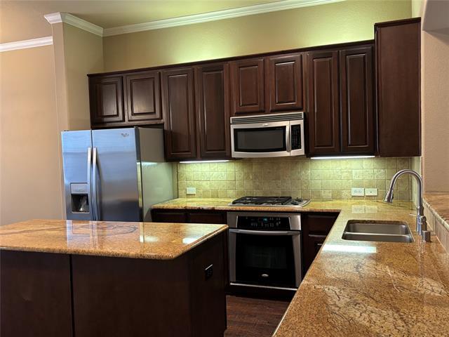 Building Photo - 5748 Robbie Rd