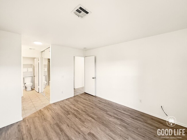 Building Photo - Beautiful 2B/2BA Condo in Rancho Penasquitos!