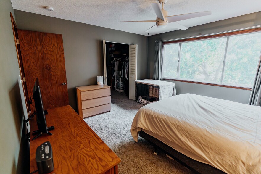 Building Photo - 2042 Louisiana Ave S