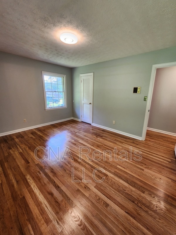 Building Photo - 626 Honeybear Ln