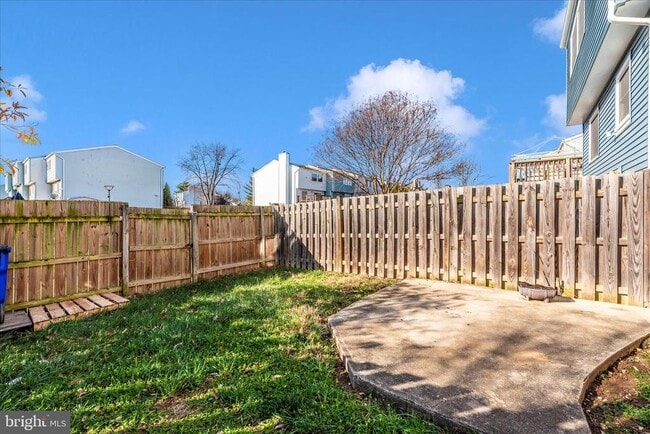 Building Photo - 7167 Glenmeadow Ct