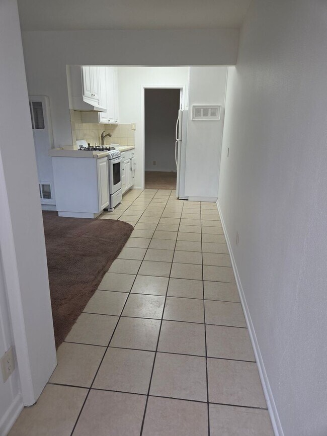 Building Photo - Small Cozy 1 Bedroom 1 Bath in Central Ojai
