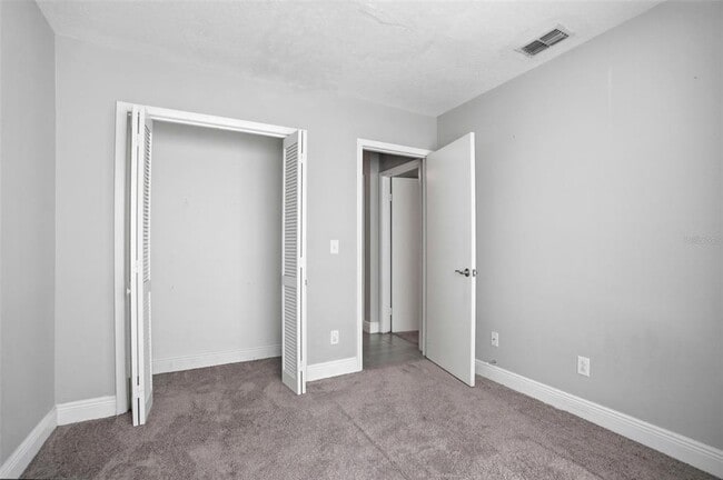 Building Photo - 727 N Himes Ave