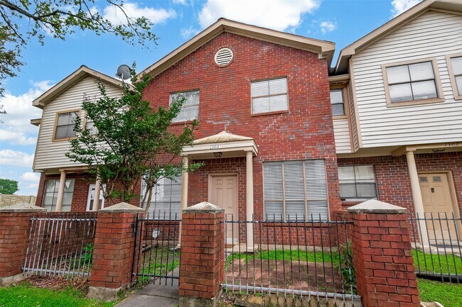 Building Photo - 1103 Dulles Ave