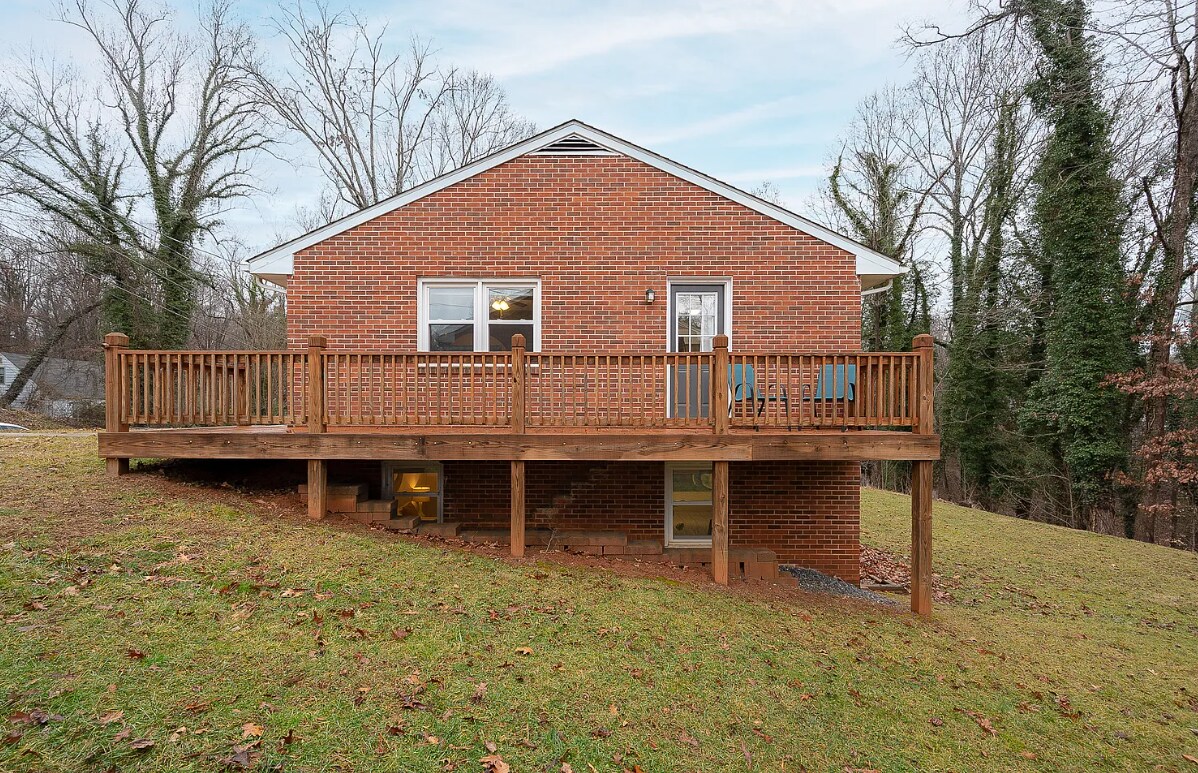 Building Photo - 412 Belvedere St