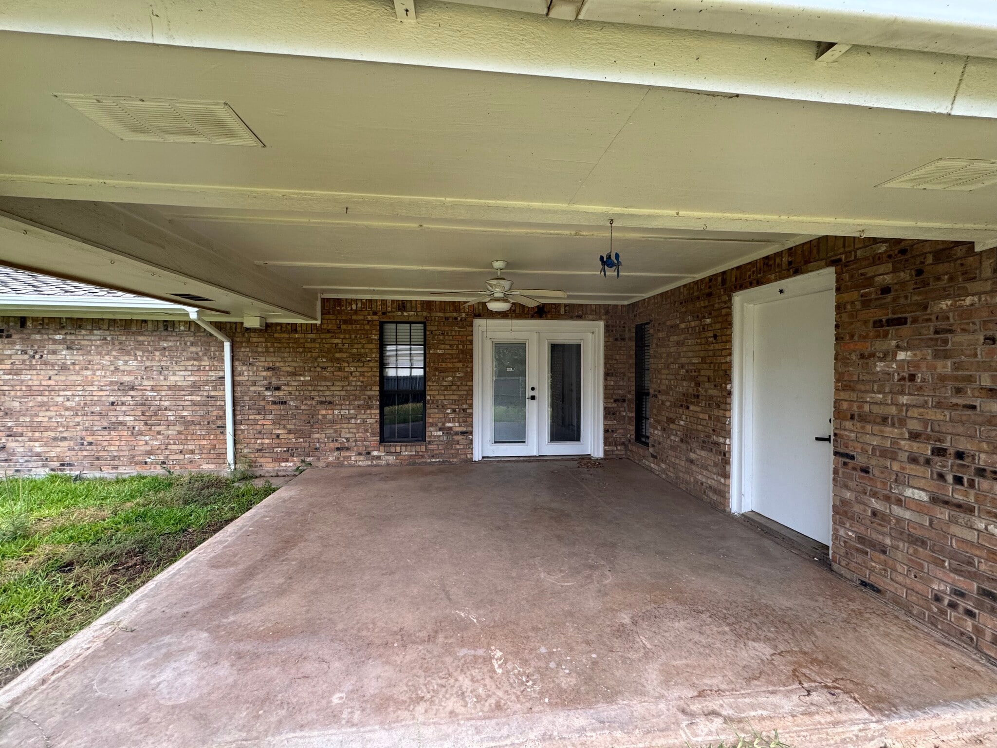 Building Photo - 5501 Chimney Rock Rd