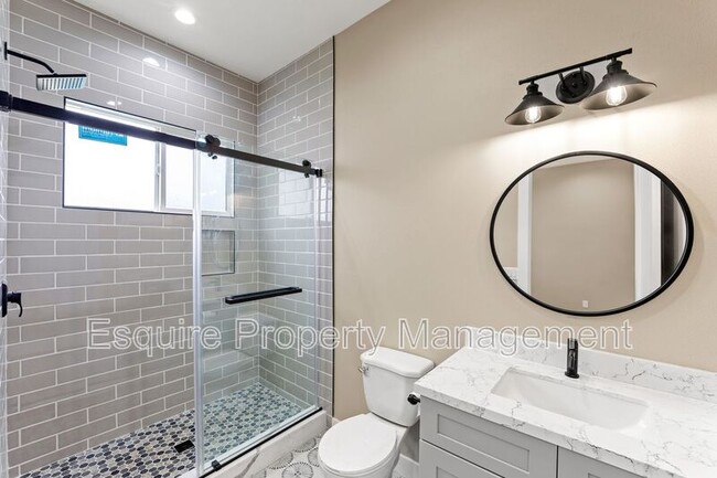 Building Photo - 545 Carty Dr