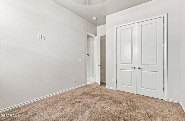 Building Photo - 3203 Red Orchard Dr
