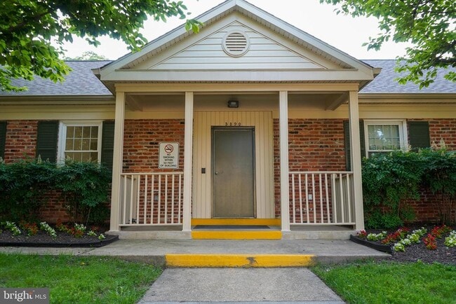 Building Photo - 8414 Penshurst Dr