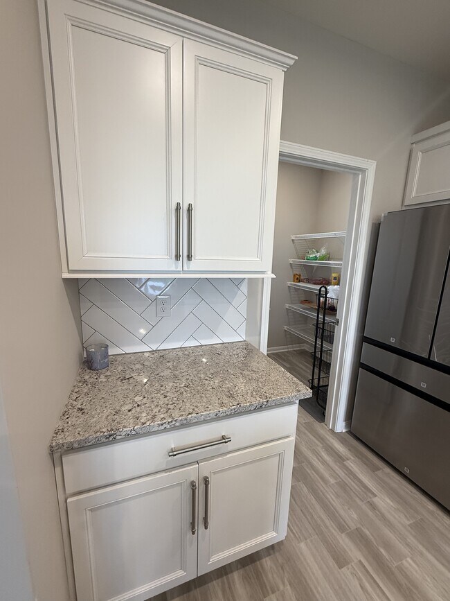 Building Photo - 6964 Briarcliff Ct