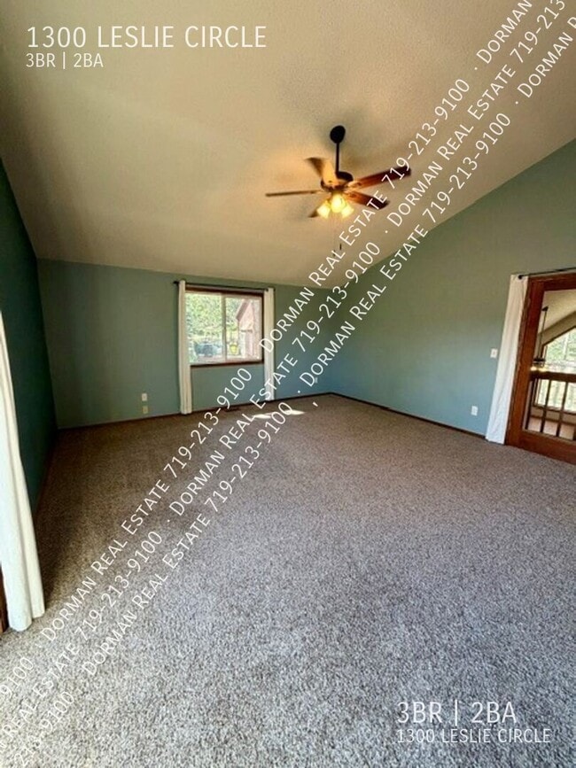 Building Photo - 1300 Leslie Cir