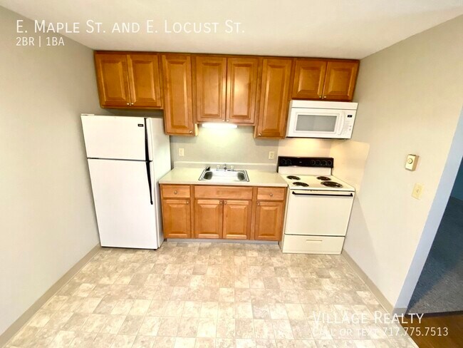 Building Photo - 361 E Maple St