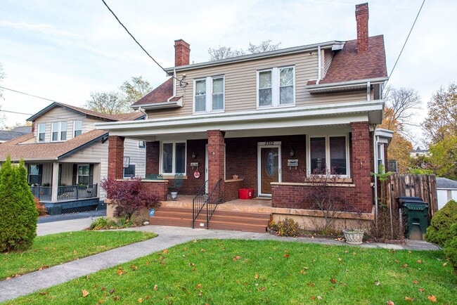 NORWOOD- UNIT #1, 2+ bedroom 1.5 BATH W/ GARAGE /OVERSIZED YARD/DECK - NORWOOD-  UNIT #1, 2+ bedroom 1.5 BATH W/ GARAGE /OVERSIZED YARD/DECK