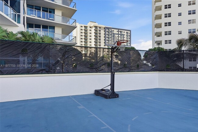 Building Photo - 3101 S Ocean Dr