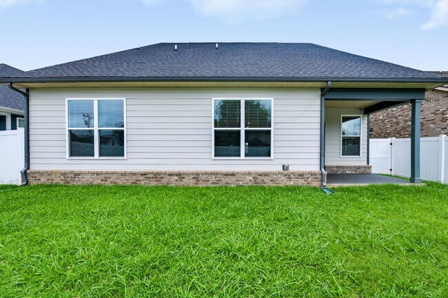 Building Photo - Beautiful 4 Bedroom, 3 Bath Home + Bonus - Available in Smyrna!