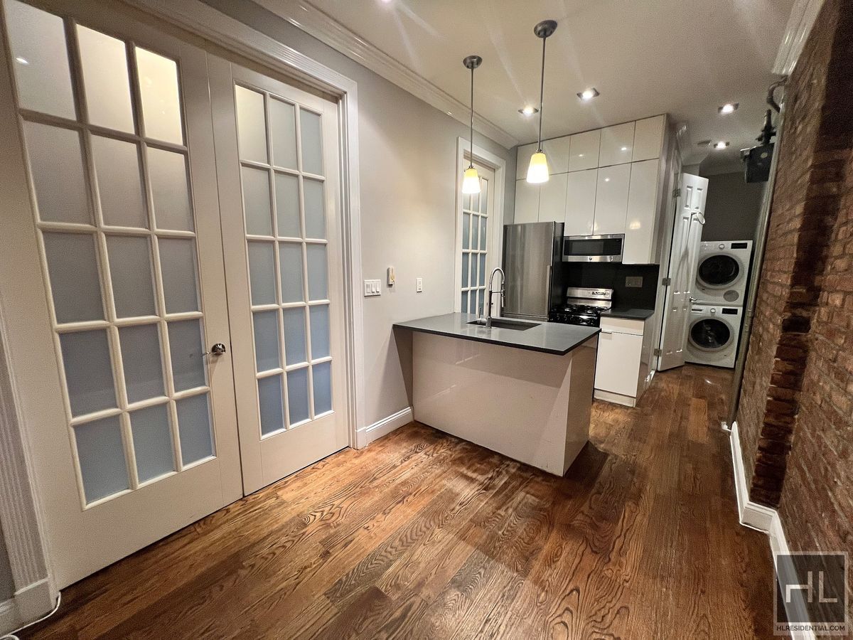 Building Photo - East 106th Street