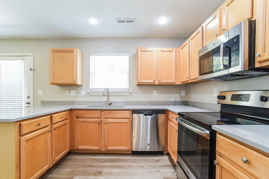 Building Photo - 4116 Everest Dr