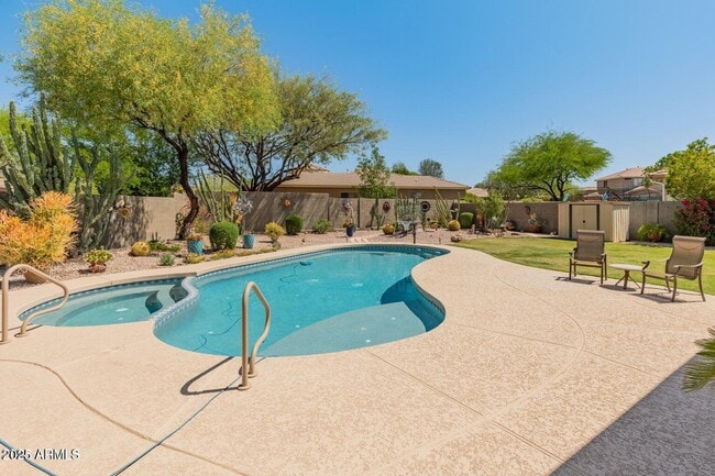 Building Photo - 2222 W Morse Ct