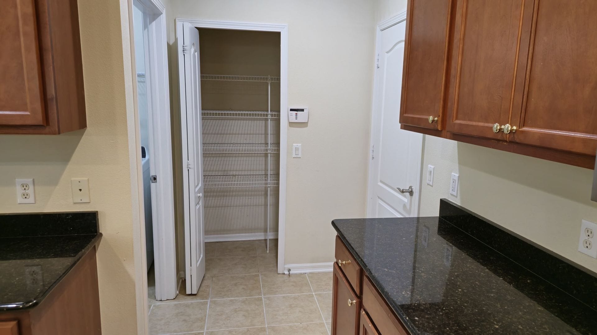 Building Photo - 302 Taxter Run Ln