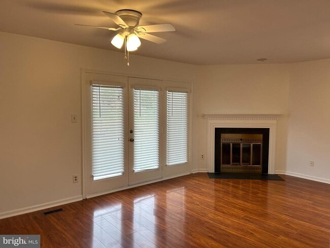 Building Photo - 1307 N Glen Dr