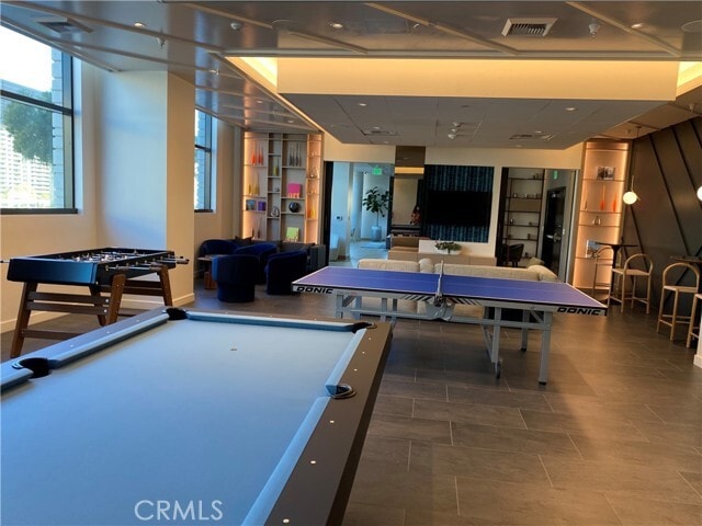 Building Photo - 400 S Broadway