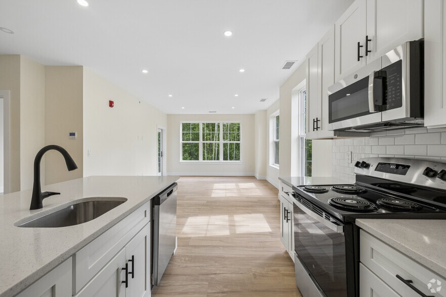 1BR, 1BA - 937SF - Kitchen and Living Room - East Road Apartments