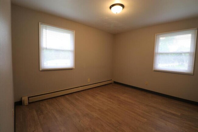 Building Photo - 1303 Morris Ave