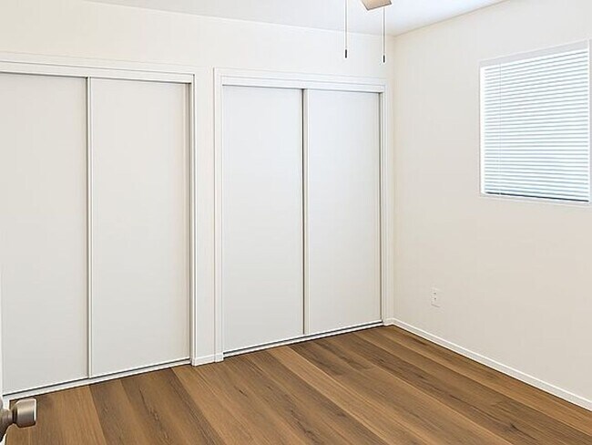 Building Photo - 2 Bedroom Bakersfield Beauty!