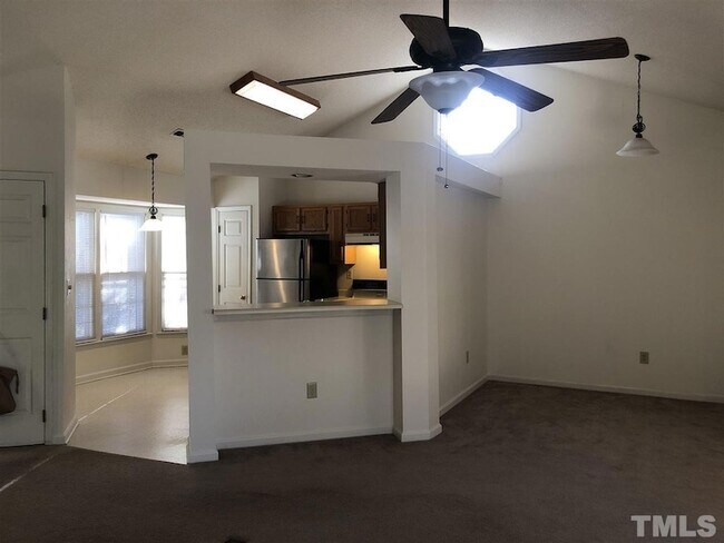 Building Photo - 101 Willow Point Ct