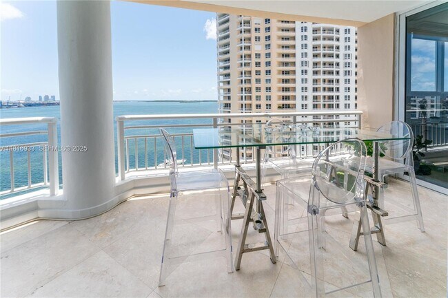 Building Photo - 848 Brickell Key Dr